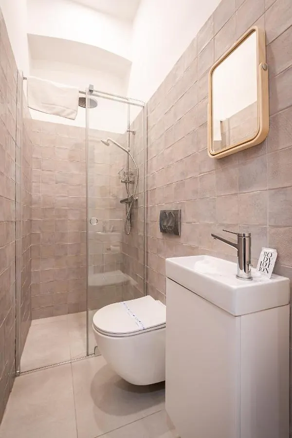Sunset Treasure 3-Bdr Apartment Budapest Hungary