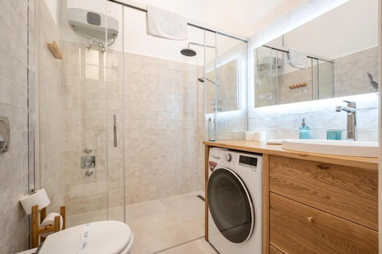 Sunset Treasure 3-Bdr Apartment Budapest